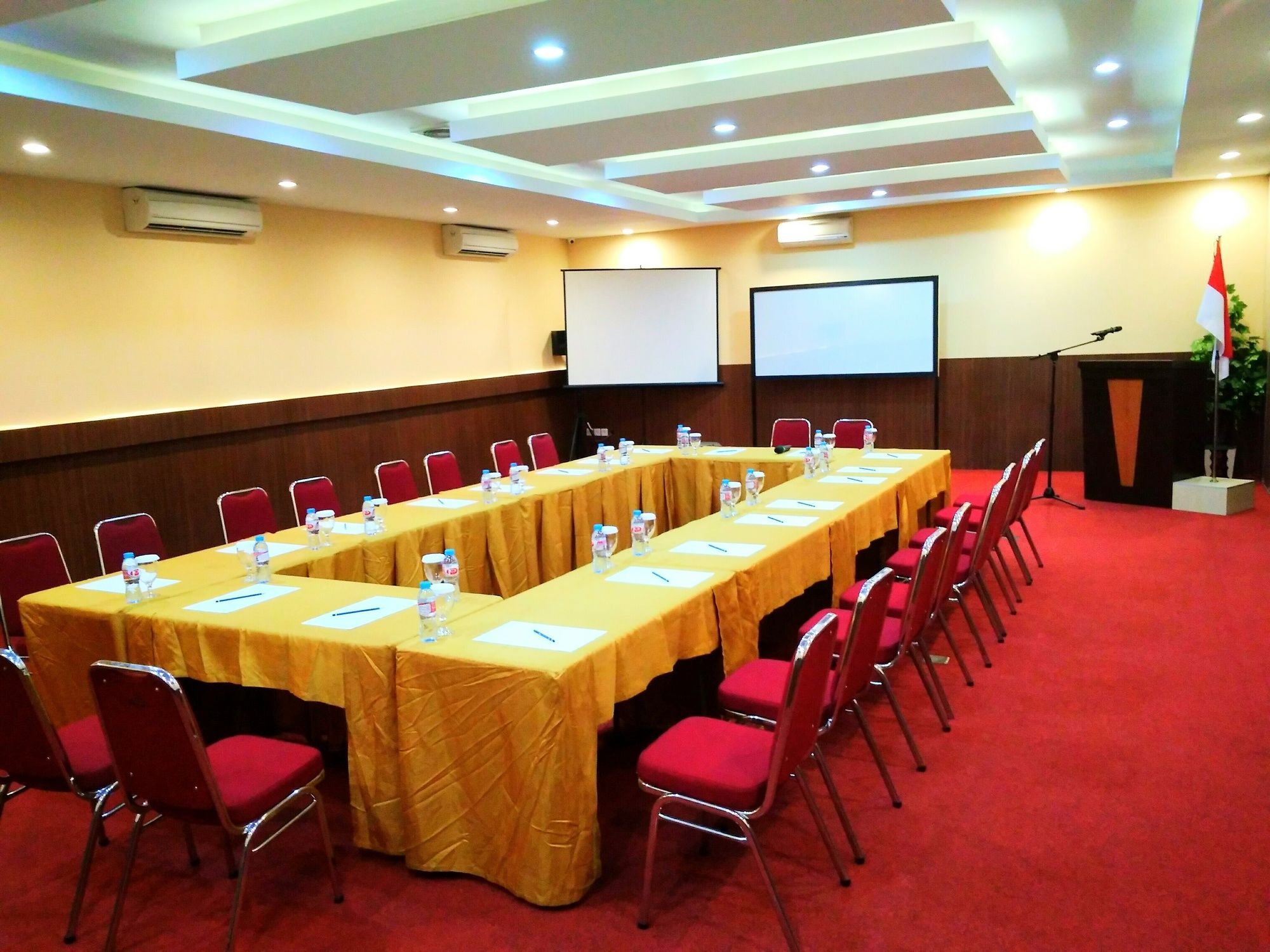 Hotel Parma Paus Pekanbaru Ngoại thất bức ảnh